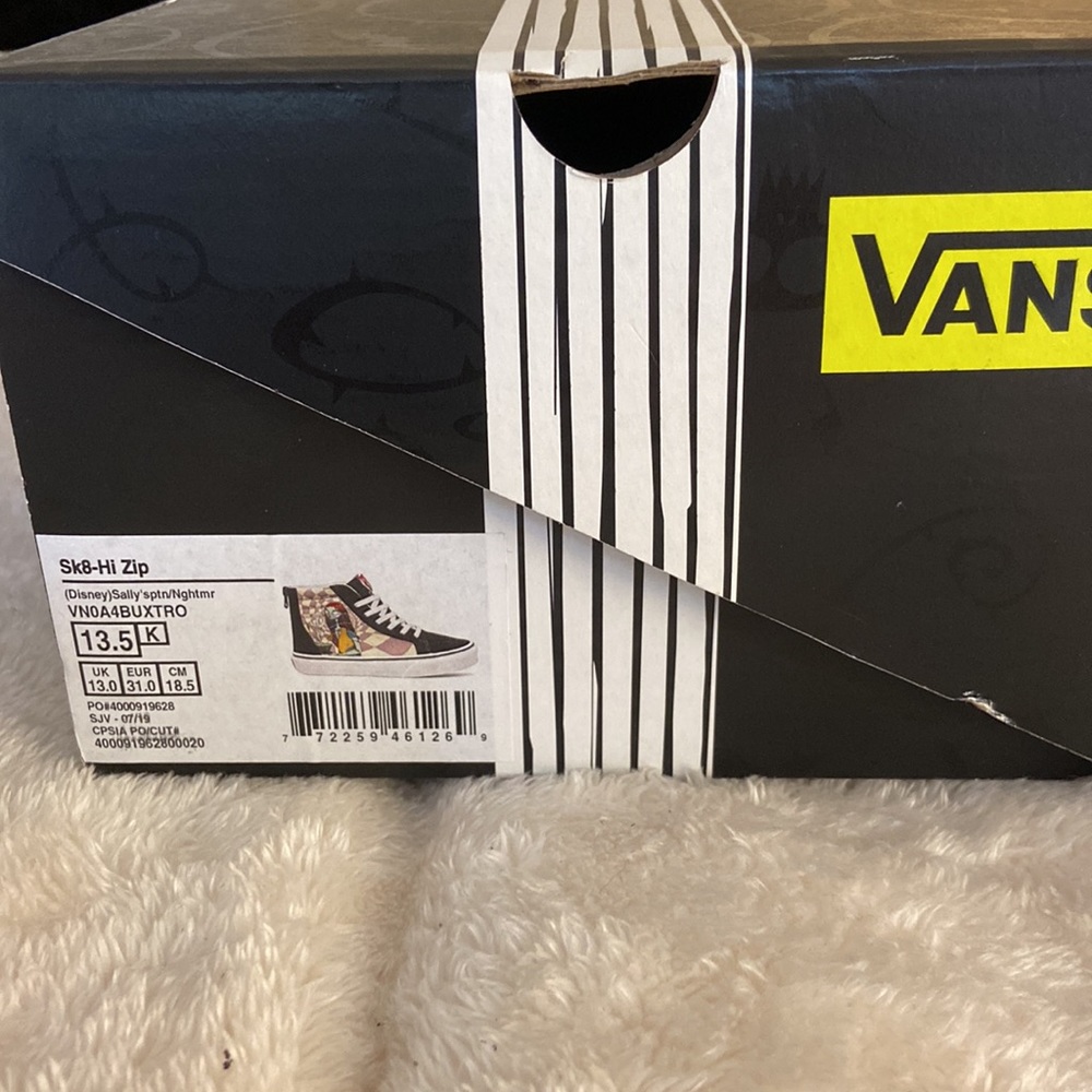 Nightmare Before Christmas Sk8-Hi Zip Vans - Picture 5 of 7